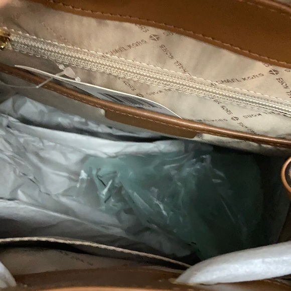 NEW! MICHAEL KORS Ginger Medium Backpack - Picture 8 of 11